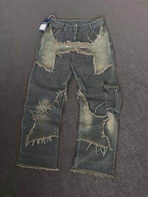 Star-Patch Distressed Jeans — 264 - view 1