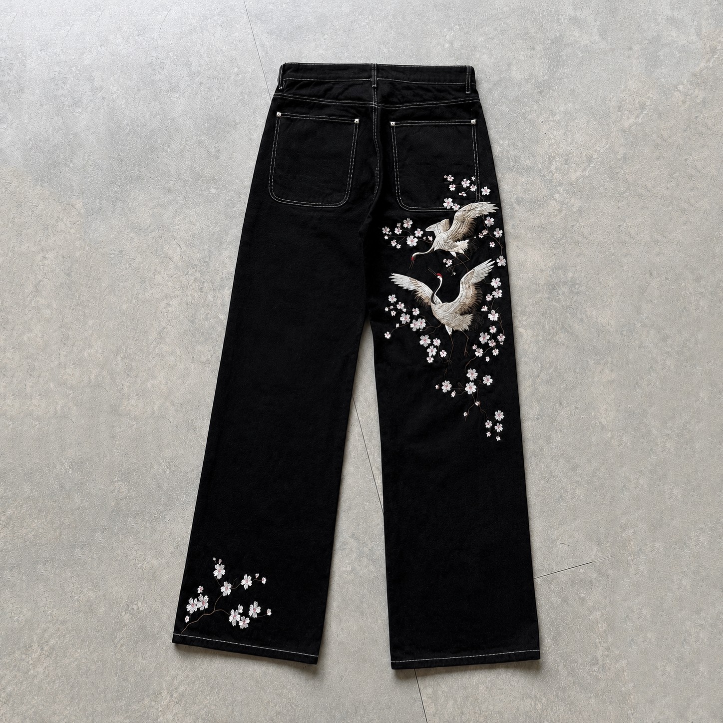 Black Butterfly-Detail Jeans — 370 - view 1